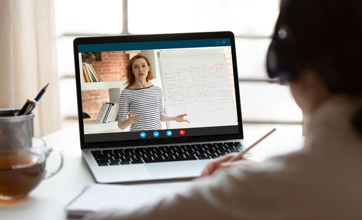 E-Learning wird auch in der Industrieweiterbildung immer beliebter