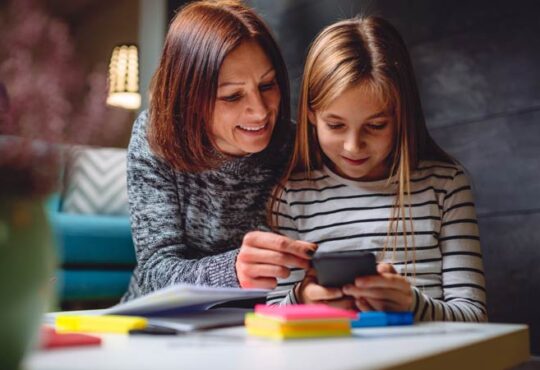 Erster Handyvertrag für Kinder