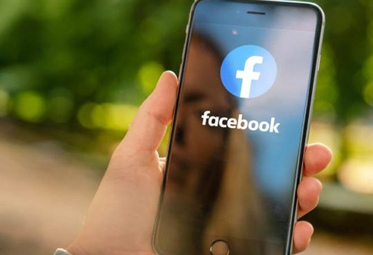 Facebook ist Verbot von Pseudonymen gestattet