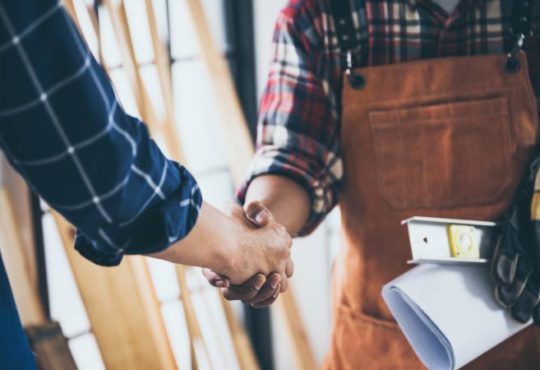 Handwerker beauftragen oder selbst reparieren