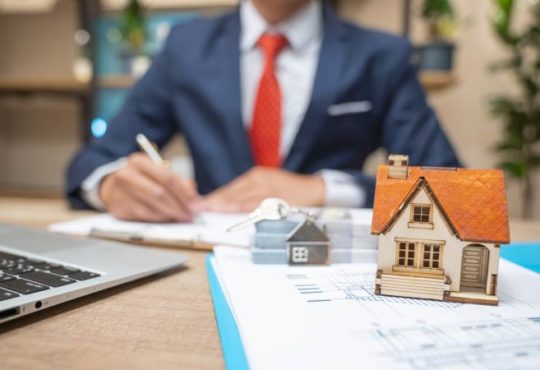 Immobilienverkauf mit oder ohne Immobilienmakler