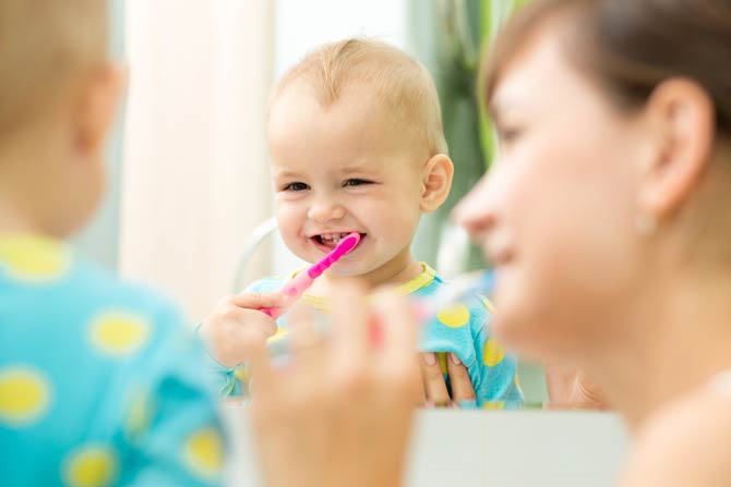 Kind Zahngewohnheiten beibringen