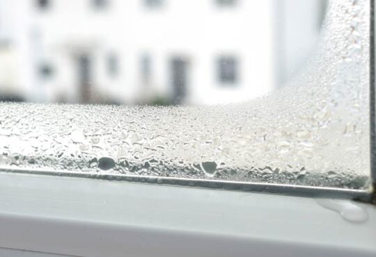 Kondenswasser am Fenster loswerden
