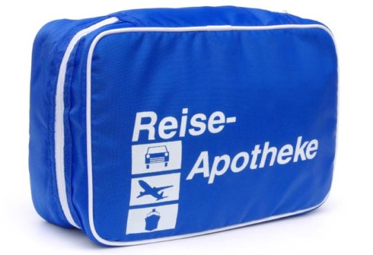 Reisen trotz Corona: Was darf in der Reiseapotheke nicht fehlen?