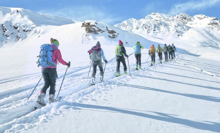 Im Winterurlaub Skibergsteigen oder auf Skitouren