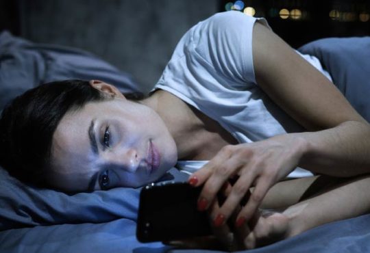 Smartphone stört erholsamen Schlaf