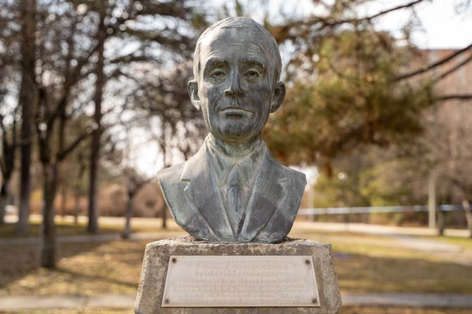 Statue von Julius Robert Oppenheimer