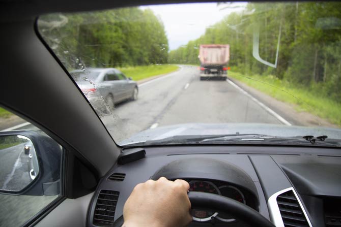 Überholen eines der gefährlichsten Verkehrssituationen