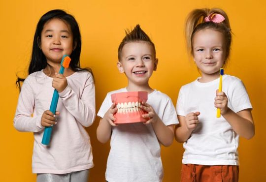 Zahngesundheit und -hygiene für kleine Kinder