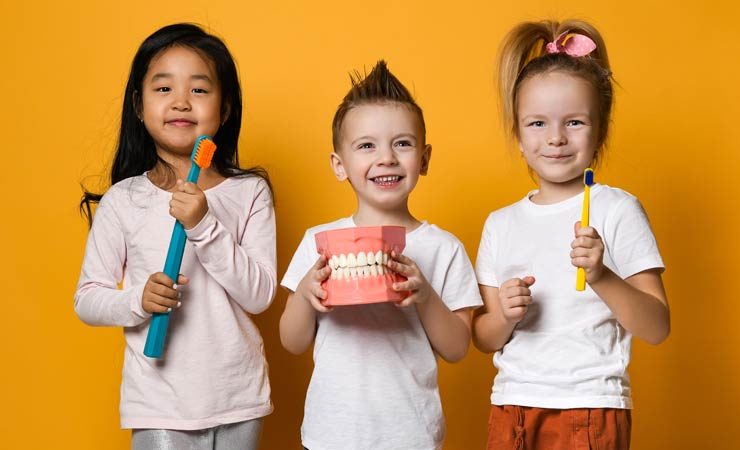 Zahngesundheit und -hygiene für kleine Kinder